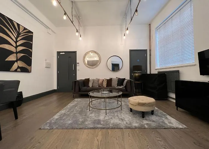 Cool Warehouse Conversion Apt In Chiswick London