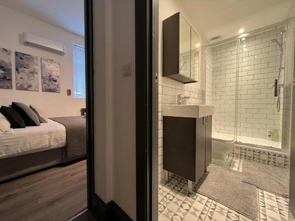 Apartment Cool Warehouse Conversion In Chiswick
